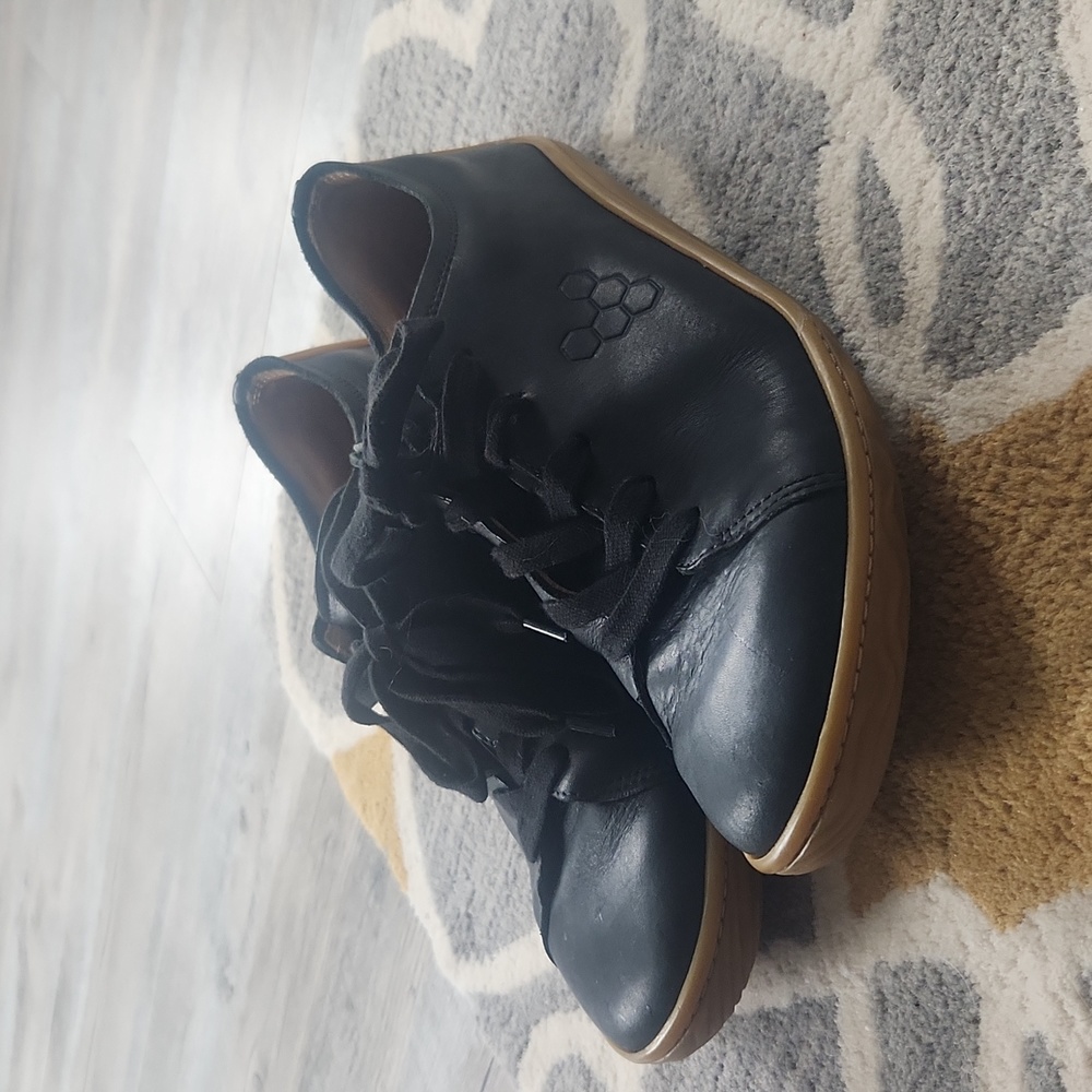 vivobarefoot Addis leather shoes